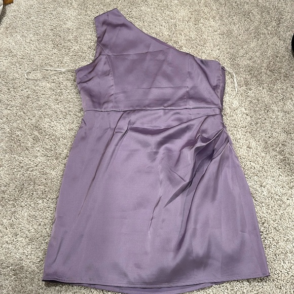 NEW SATIN LULU’S DRESS - Picture 2 of 4